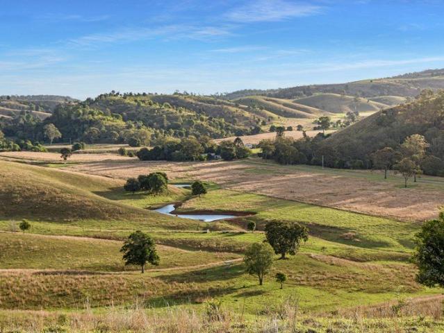 Premium 250 Acre Grazing Property with Modern Lifestyle