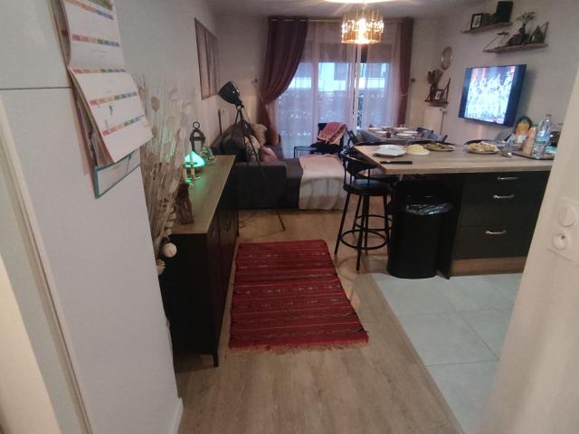 Premium 2 Bedroom Apartment + 2 Large Balconies – Near La Défense 10 min