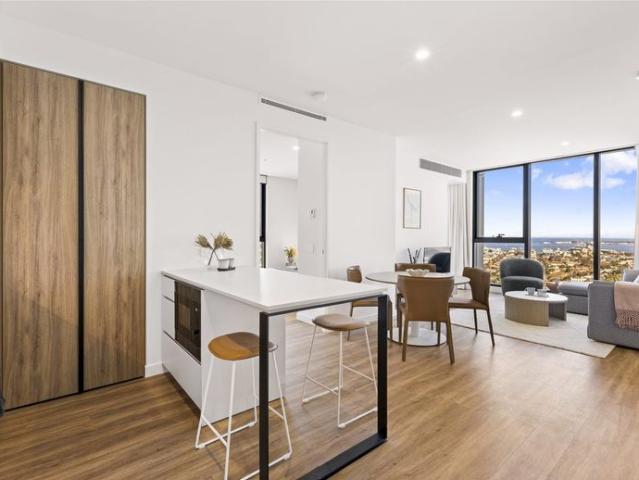 Premium 2 Bedroom Apartment with bayside views