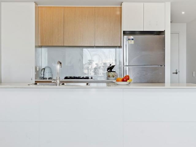 Premium 2 Bedroom Penthouse + Large Study/Potential 3rd Bedroom with Panoramic Views enquire now Gladys 0419 21 3399