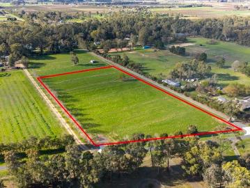 Premium 4.2 acre home site
