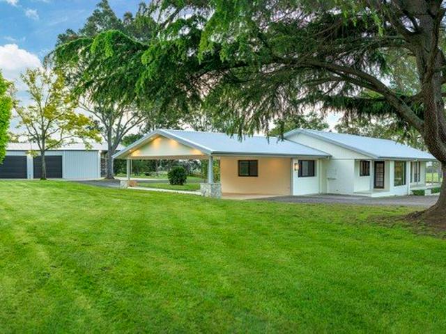 Premium 5 Acre Lifestyle Property in Cloverlea