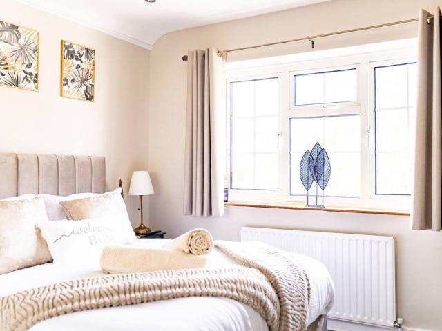 Premium 5 Bed Detached House | Contractor Ready