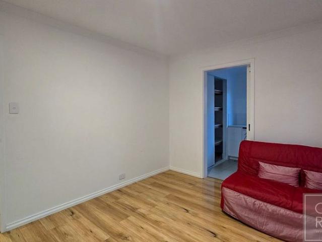 PREMIUM 5‑BEDROOM FAMILY HOME IN KARDINYA