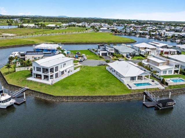 PREMIUM 841m2 WATERFRONT BLOCK WITH 36 METERES OF WATERFRONT FRONTAGE. BUILD YOUR DREAM HOME IN PRESTIGES CALYPSO BAY