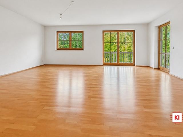 Premiumlage stilvolle 3 Zimmer Wohnung mit Balkonen und Loggia