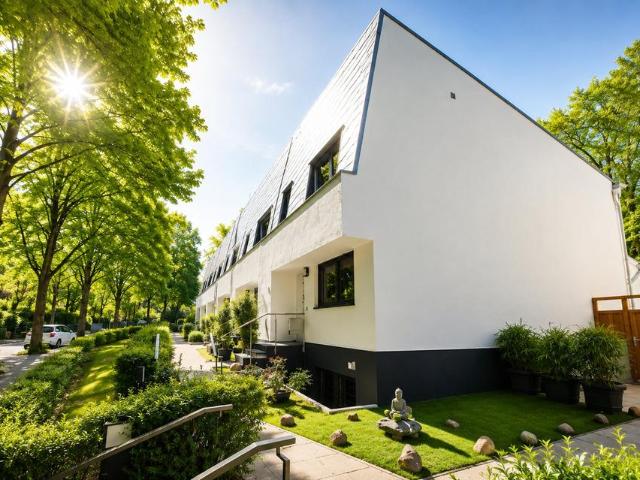 PREMUIM TOWNHOUSE AM HAGENPLATZ + INTERIOR DESIGNT + POOL GARAGE