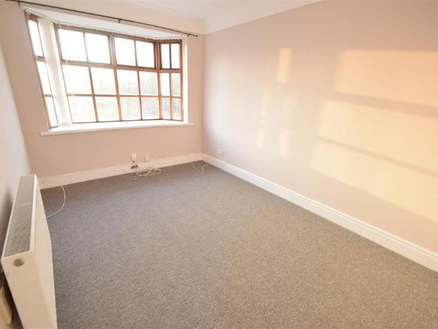 Prenton Road West, Prenton