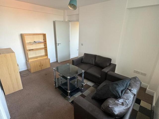 Prentis Road, Streatham, London SW16, 2 bed flat to rent, £1,550 pcm | PrimeLocation