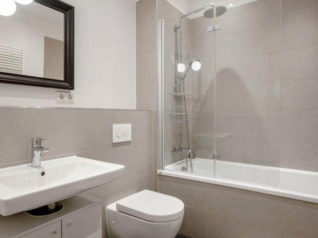 Prenzlauer Berg 1br nr Mauerpark Volkspark, Berlin Amsterdam Apartments for Rent