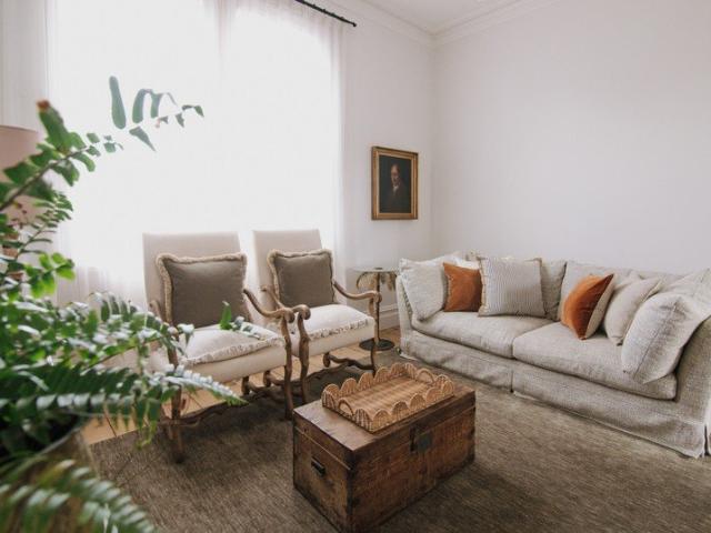 PREPARE TO BE IMPRESSED Fully furnished property