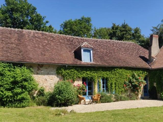 Près de Le Blanc, Indre, maison sur le domaine du château