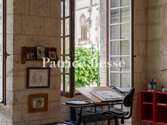 Près de Loches, dans un bourg historique de la Touraine, un. 310m² Loches