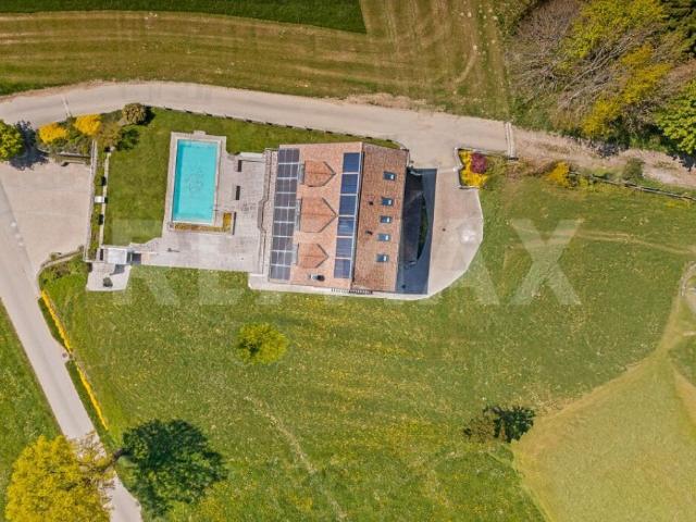 Près de 400 m² pour vivre, recevoir et créer
