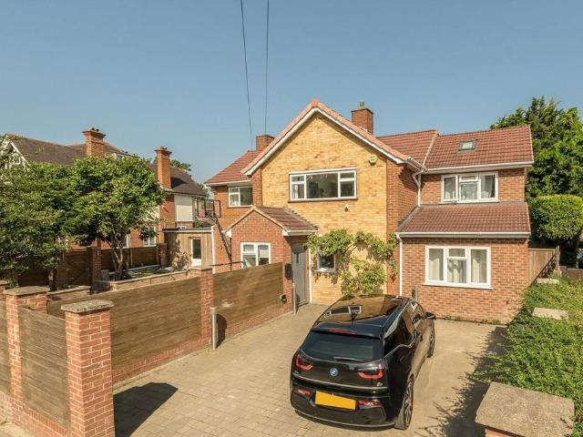 Presburg Road, New Malden KT3 4 bed house to rent £3,995 pcm £922 pw