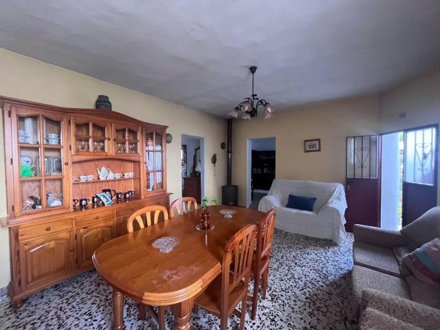presenta un auténtico refugio rústico en un enclave blindado. 199m² Tarifa