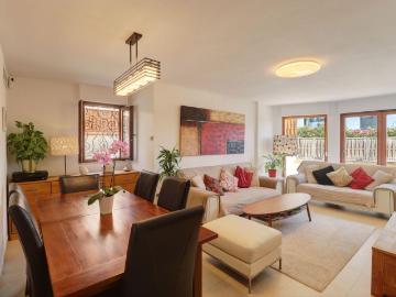 Presentamos un espacioso apartamento en planta baja ubicado. 122m² Palma de Mallorca