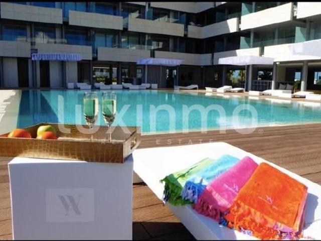 Presentamos un extraordinario ático en venta en el prestigio. 254m² Ibiza