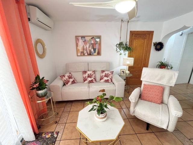 Presentamos Un Producto Inmejorable En 1ª Línea De Playa En. 80m² Torremolinos