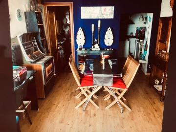 Presentamos una encantadora casa de pueblo, situada en el co. 171m² Arbuniel