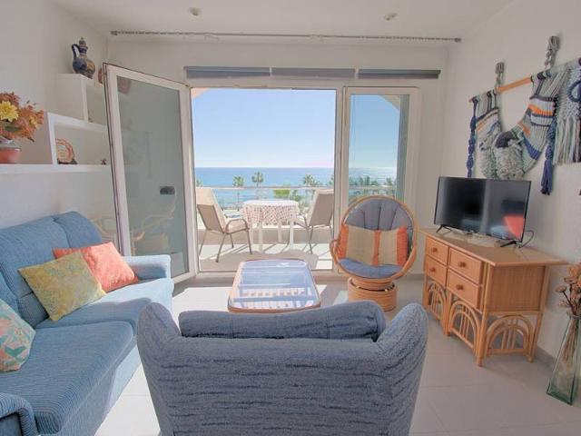 Presentamos una oportunidad única en primera línea de costa. 90m² Orihuela Costa