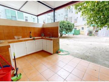 PRESENTAMOS ESTA MAGNIFICA VIVIENDA, SITUADA EN LA BARRIADA DE LEVANTE DE 3 DORMITORIOS CONVERTIDO E