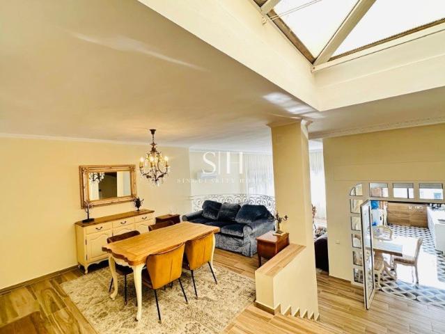 Presentamos esta exclusiva villa independiente de 3 alturas. 639m² Dehesa de Campoamor