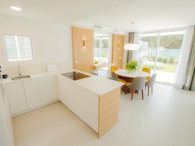 Presentamos maravillosa villa independiente de lujo desde do. 152m² Finestrat