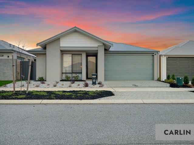 PRESENTATION PERFECT IN THE HEART OF TREEBY