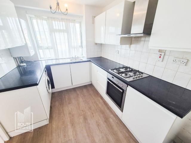 President House, King Square EC1V, 3 bed flat to rent, £2,900 pcm | PrimeLocation