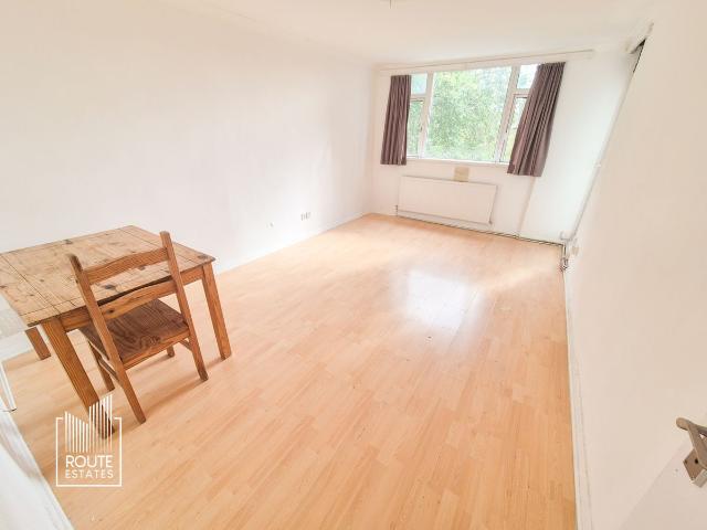 President House, King Square EC1V, 3 bed flat to rent, £2,700 pcm | PrimeLocation