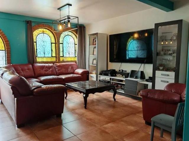 Presidentes Ejidales: Casa amplia, segura y con ubicación privilegiada