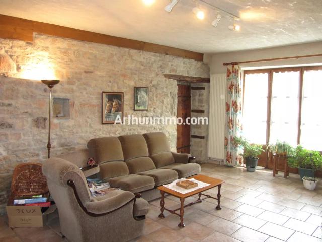 PRESILLY 39 JURA, à vendre maison 195 m², 4 chambres avec. 195m² Orgelet