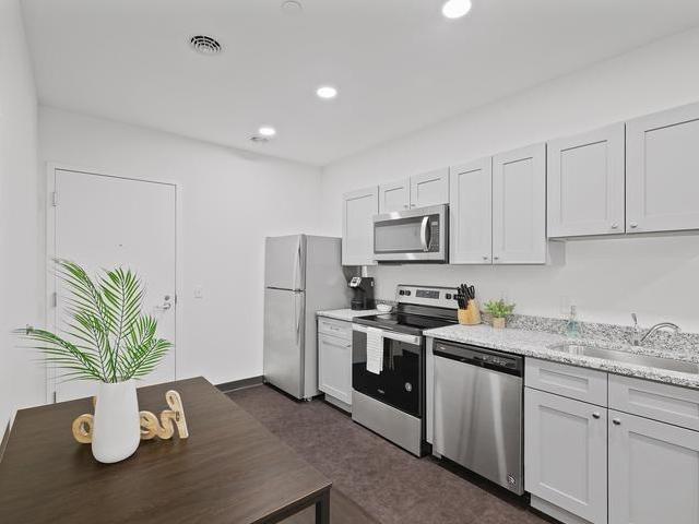 Press House Apartments 1 Bedroom Apartment for Rent at 800 Penn Avenue #703, Pittsburgh, PA 15222 Downtown Pittsburgh