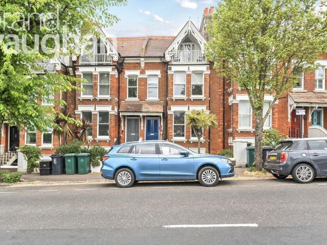 Preston Drove, East Sussex BN1 2 bed flat to rent £1,800 pcm £415 pw