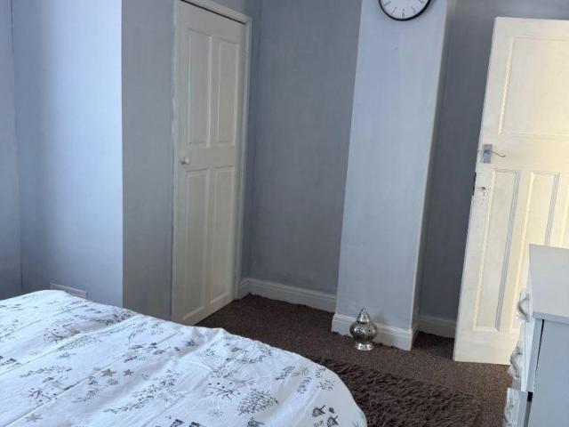 Preston Gardens, Luton, LU2 1 bed in a house share to rent £750 pcm £173 pw