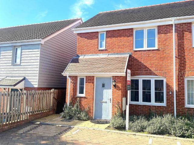 Preston Hall Close, Bexhill On Sea 3 bed house to rent £1,475 pcm £340 pw