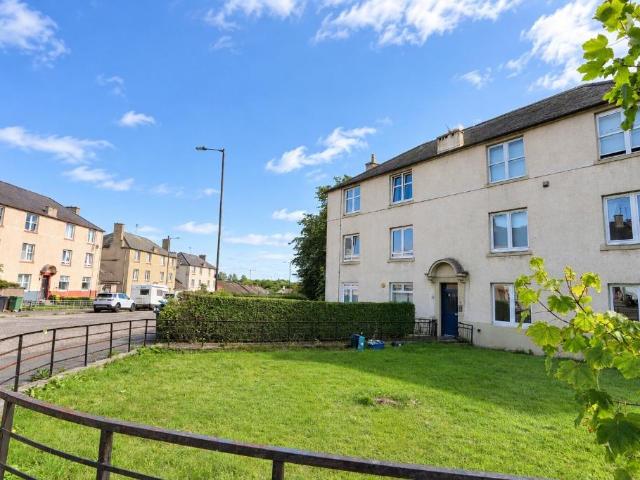 Prestonfield Avenue, Prestonfield. 2 bed flat to rent £1,200 pcm £277 pw