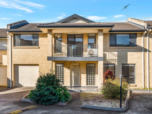 Prestons 13/9 Yerona Street