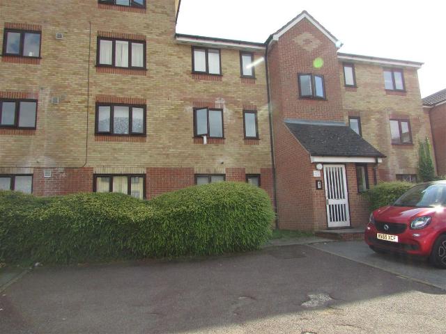 Prestatyn Close, Stevenage, Hertfordshire SG1, 1 bed flat to rent, £1,095 pcm | PrimeLocation