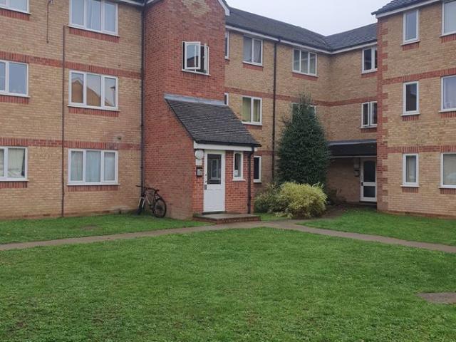 Prestatyn Close, Stevenage SG1, 1 bed flat to rent, £1,000 pcm | PrimeLocation