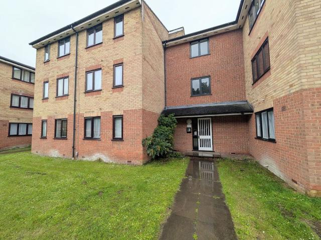 Prestatyn Close, Stevenage SG1, 1 bed flat to rent, £1,000 pcm | PrimeLocation