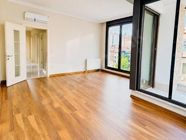 PRESTİJLİ BİNADA KAPALI OTOPARK 724 GÜVENLİK KALAMIŞ PARKINA
