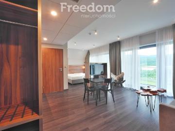 Prestiżowy apartament z widokiem na góry i jezioro, balkon, SPA