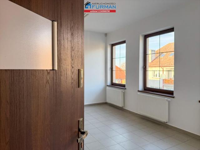 Prestiżowe biuro w centrum Czarnkowa, 42 m², widok na ulicę
