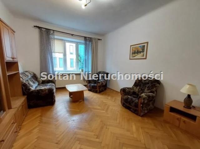 Prestiżowe 42,6 m² na Wspólnej z wysokimi sufitami