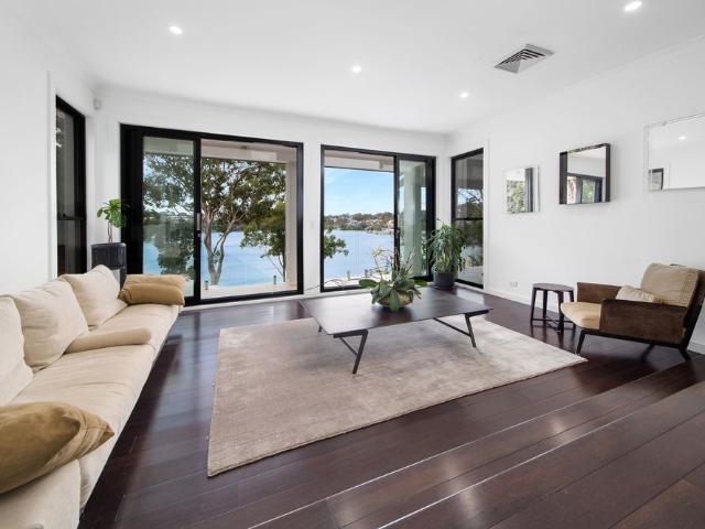 Prestige Deep Waterfront Residence – a Rare Lifestyle Opportunity