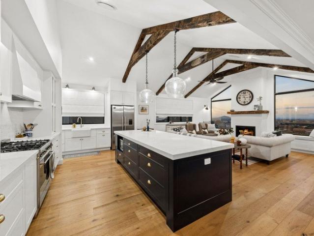 Prestige Escarpment Living with Panoramic Views