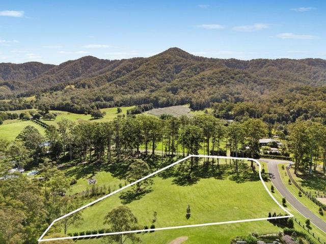 Prestige land within Bonville Meadows