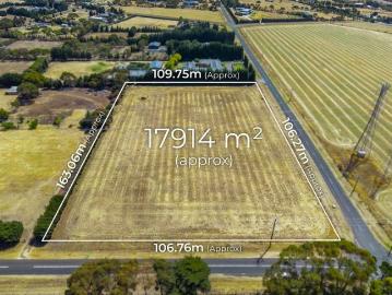 Prestige Lifestyle Property with Stunning Views 4.43 Acres
